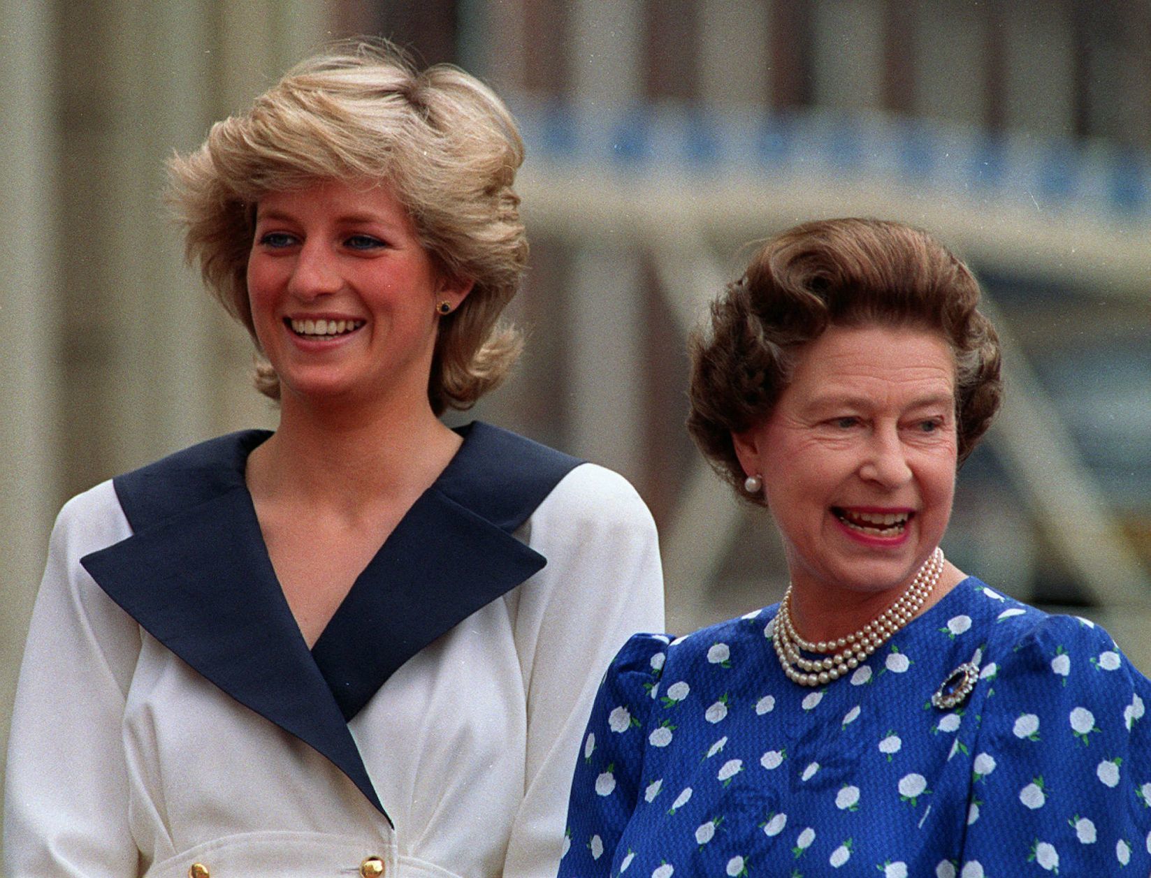 1987: DIANA QUEEN ELIZABETH II